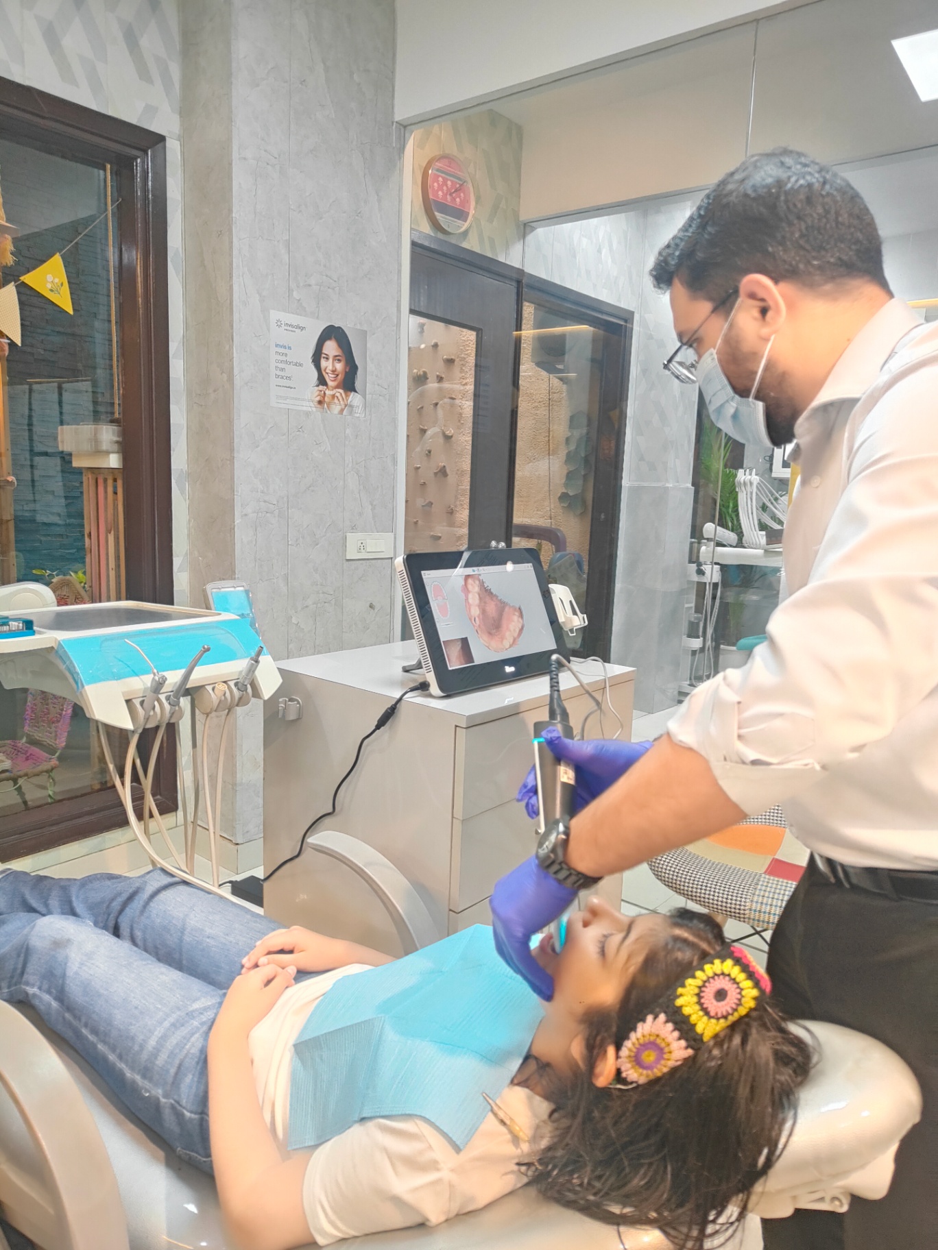 Digital intraoral scanning in progress in the Invisalign operatory