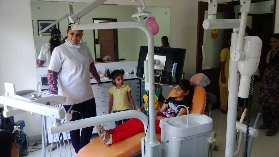 Schoolchildren visiting the clinic